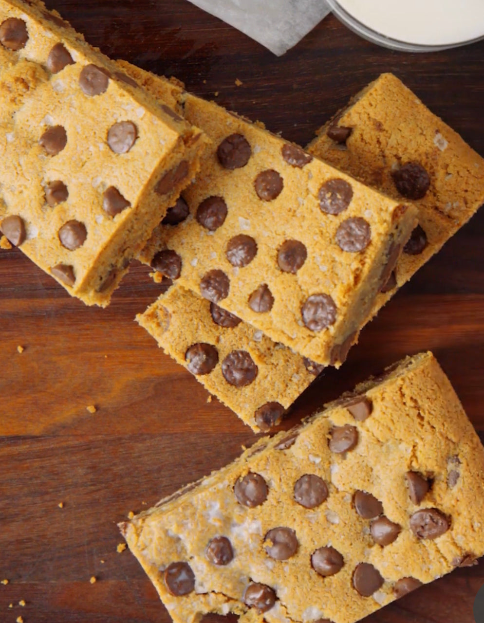 THE ULTIMATE CHOCOLATE CHIP COOKIE BARS